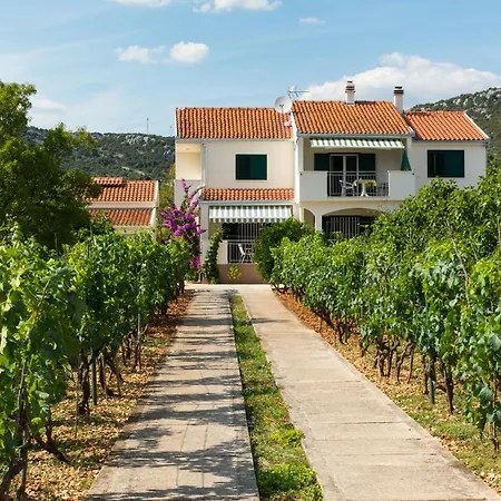 By The Sea Vinisce, Trogir - 6015 * Vinišće