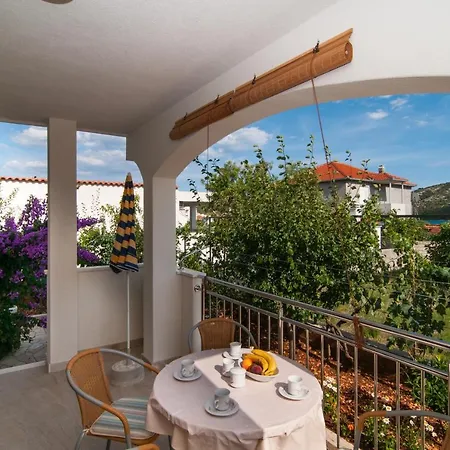 By The Sea Vinisce, Trogir - 6015 شقة Vinišće